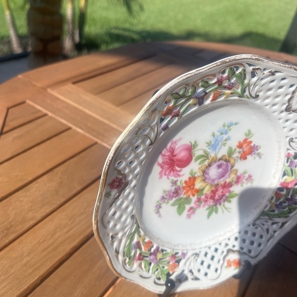 Schumann Bavaria Germany, Basket / Plate, Reticulated, Gold Trim, w/Flowers - Picture 7 of 9